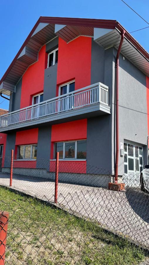 Apartamento Cazin Centar Cuprija Exterior foto